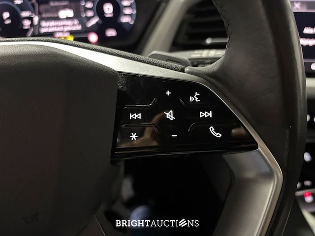 Audi q4 40 launch edition 77 kwh 204pk 2022 (origineel-nl), p-005-kh - afbeelding 6 van  38