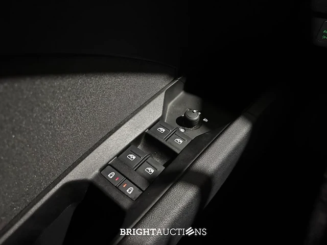 Audi q4 40 launch edition 77 kwh 204pk 2022 (origineel-nl), p-005-kh - afbeelding 7 van  38