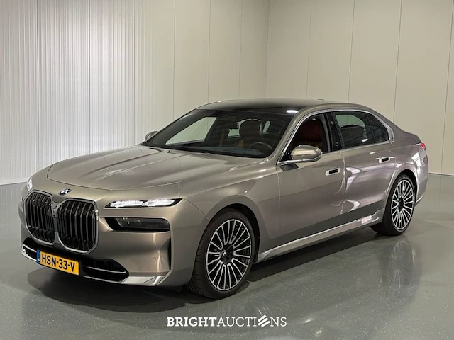 Bmw 740d xdrive 7 serie full option! 286pk 2025 (origineel-nl) 7-serie, hsn-33-v - afbeelding 1 van  64