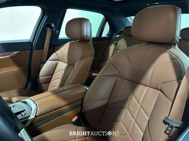 Bmw 740d xdrive 7 serie full option! 286pk 2025 (origineel-nl) 7-serie, hsn-33-v - afbeelding 37 van  64