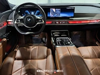 Bmw 740d xdrive 7 serie full option! 286pk 2025 (origineel-nl) 7-serie, hsn-33-v - afbeelding 64 van  64