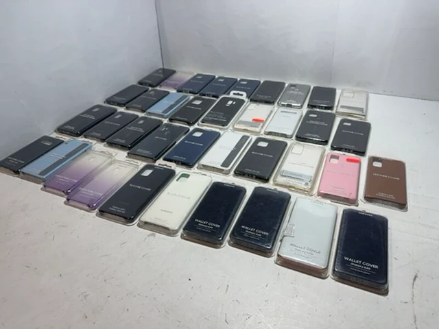 Ca. 38x telefoon hoesjes samsung - afbeelding 1 van  7