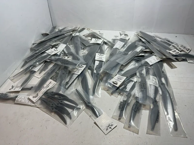 Ca. 76x rc modelbouw propellers apc - afbeelding 1 van  6