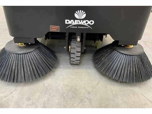 Daewoo das80 elektrische opzit veegmachine - veegbreedte 125 cm - afbeelding 6 van  14