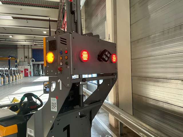 Jungheinrich ezs-350-a-ftf elektrische trekker - afbeelding 7 van  11