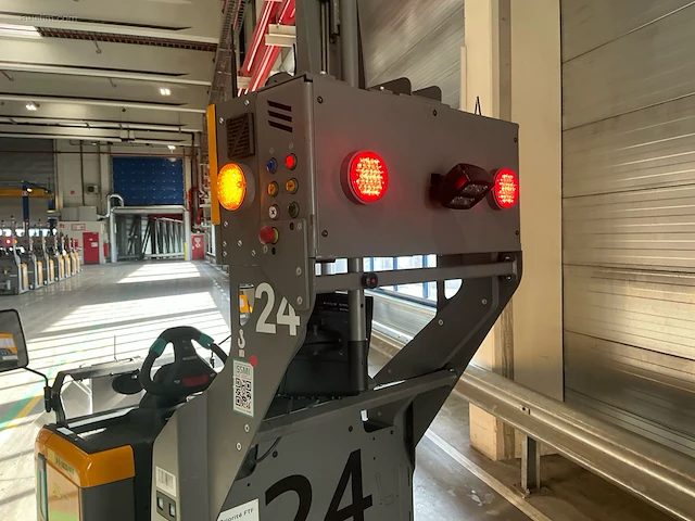Jungheinrich ezs-350-a-ftf elektrische trekker - afbeelding 8 van  12