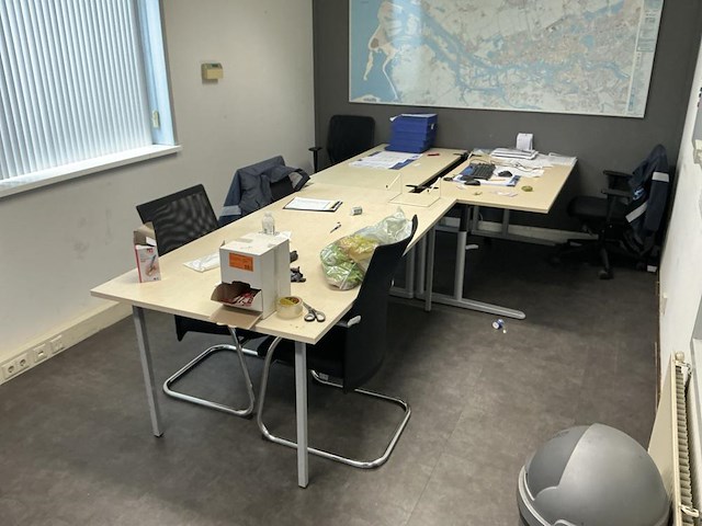 Kantoor meubilair — foto 1