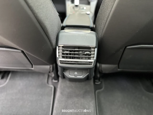 Lynk & co 01 phev 7dcth 132kw 261pk 2023 - afbeelding 31 van  44