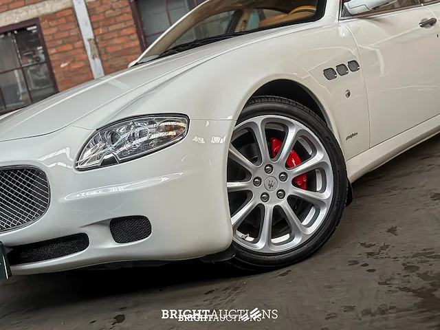 Maserati quattroporte 4.2 v8 executive gt 401pk 2007 youngtimer - afbeelding 45 van  51