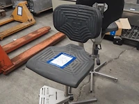 Nn chairs - afbeelding 1 van  2
