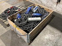 Pallet met verlengsnoeren