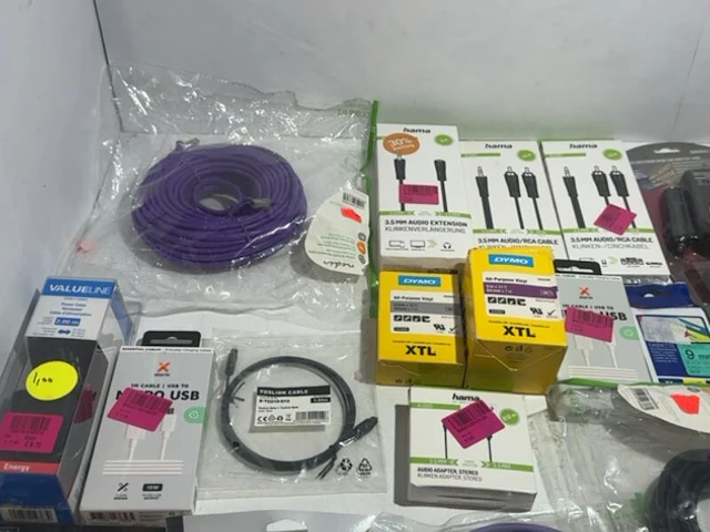 Partij kabels adapters 33 stuks nedis, xtorm, jvc - afbeelding 3 van  10