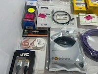 Partij kabels adapters 33 stuks nedis, xtorm, jvc - afbeelding 7 van  10