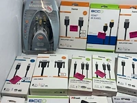 Partij met diverse kabels en accessoires - afbeelding 2 van  5