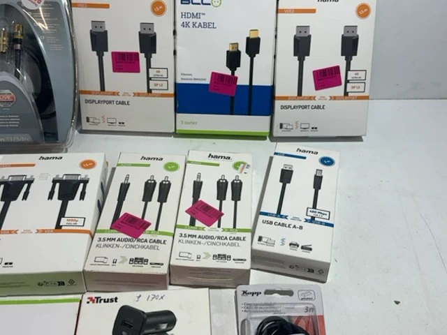 Partij met diverse kabels en accessoires - afbeelding 3 van  5