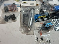 Partij modelbouw artikelen - elektronica, banden, servos, uitlaten - afbeelding 9 van  10