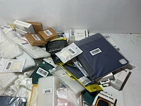 Partij telefoon en tablet hoesjes en accessoires - afbeelding 4 van  9