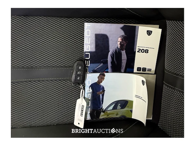 Peugeot 208 hybrid 145 e-dcs6 gt 1.2 156pk 2025 (origineel-nl), hfs-13-r - afbeelding 26 van  33