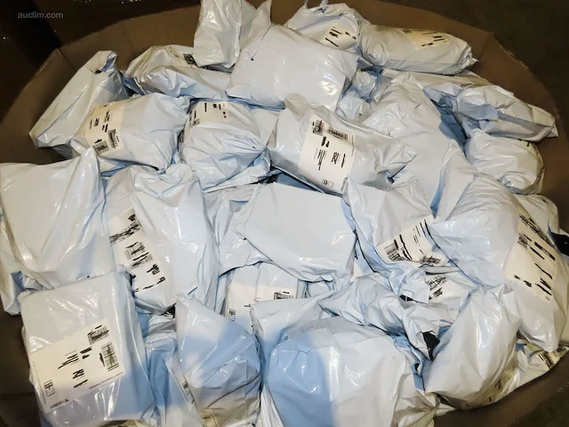 Postpakketten, retouren & overstock - 141 kg - afbeelding 9 van  12