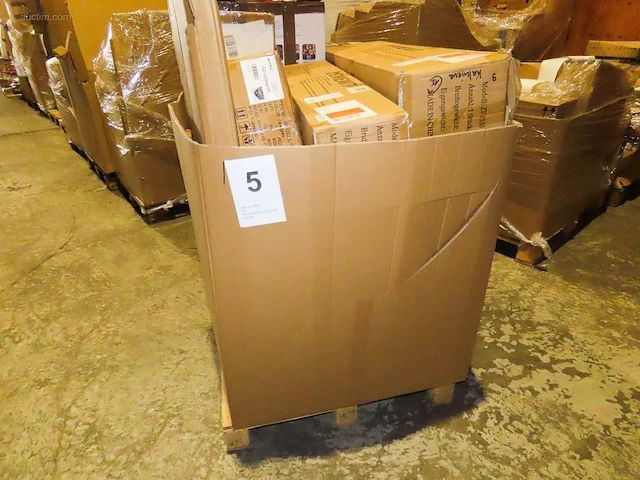 Postpakketten, retouren & overstock - 144 kg - afbeelding 1 van  14