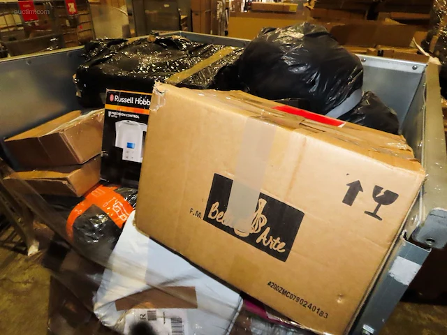 Postpakketten, retouren & overstock - 270 kg - afbeelding 15 van  20
