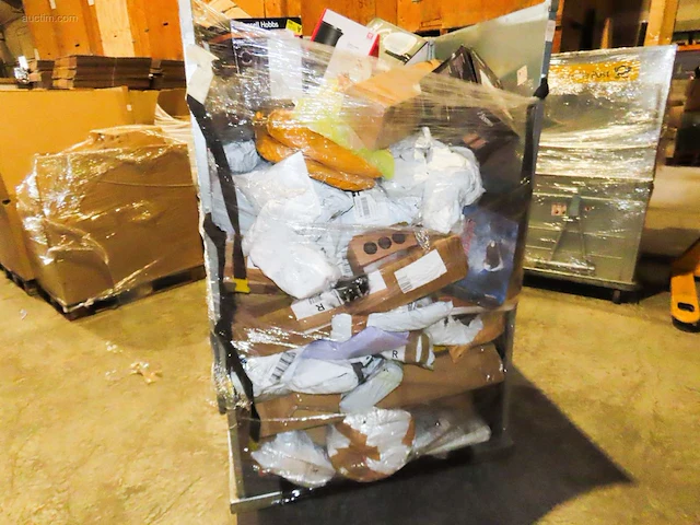 Postpakketten, retouren & overstock - 289 kg - afbeelding 1 van  23