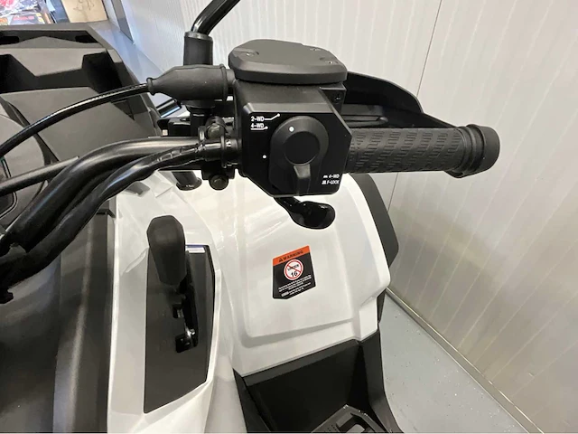 Quad brcp - outlander 1000cc - 4x4- coc documenten - bouwjaar 2026 - topkoffer - afbeelding 10 van  32