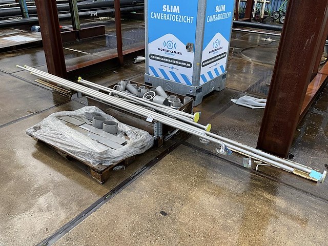 Rvs plaat, pijp & buiswerk — foto 1