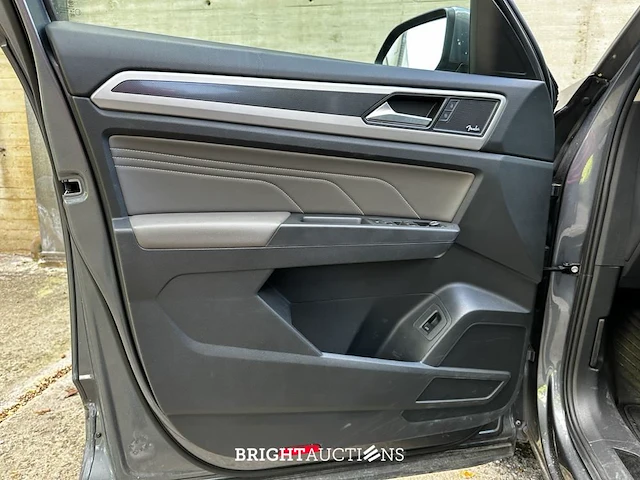 Volkswagen atlas 3.6 v6 r-line 7-persoons 280pk 2023 - afbeelding 31 van  58