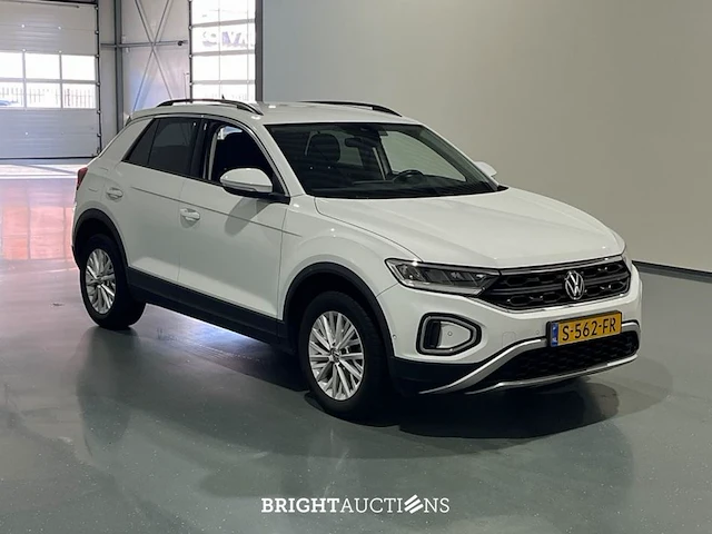 Volkswagen t-roc life 1.0 tsi 110pk 2023 (origineel-nl), s-562-fr - afbeelding 17 van  28