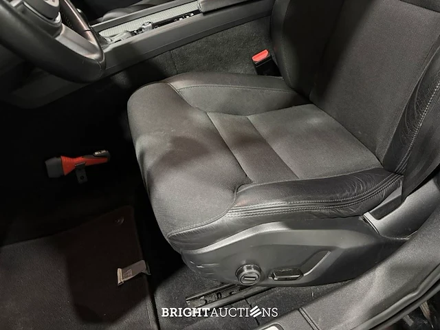 Volvo v60 t4 momentum pro 2.0 190pk 2019 (origineel-nl), g-999-sr - afbeelding 8 van  37