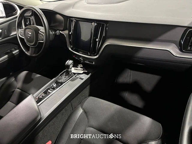 Volvo v60 t4 momentum pro 2.0 190pk 2019 (origineel-nl), g-999-sr - afbeelding 23 van  37