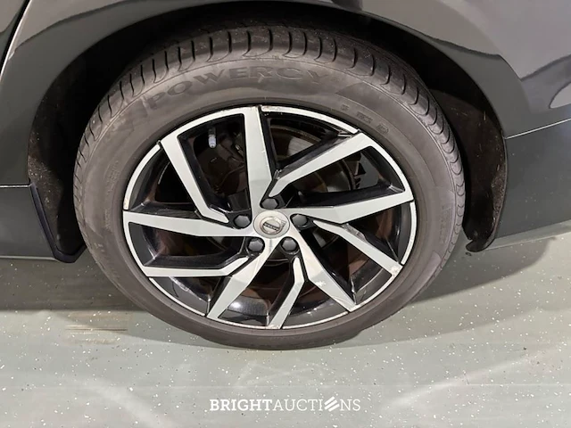 Volvo v60 t4 momentum pro 2.0 190pk 2019 (origineel-nl), g-999-sr - afbeelding 32 van  37
