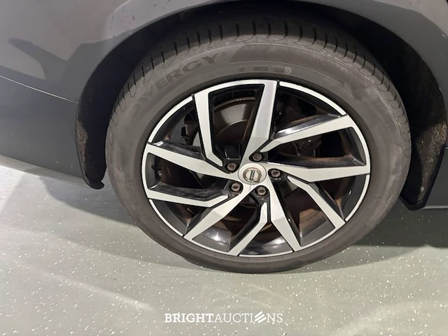 Volvo v60 t4 momentum pro 2.0 190pk 2019 (origineel-nl), g-999-sr - afbeelding 34 van  37