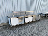 Werktafel met warmhoudkast en warmtebrug